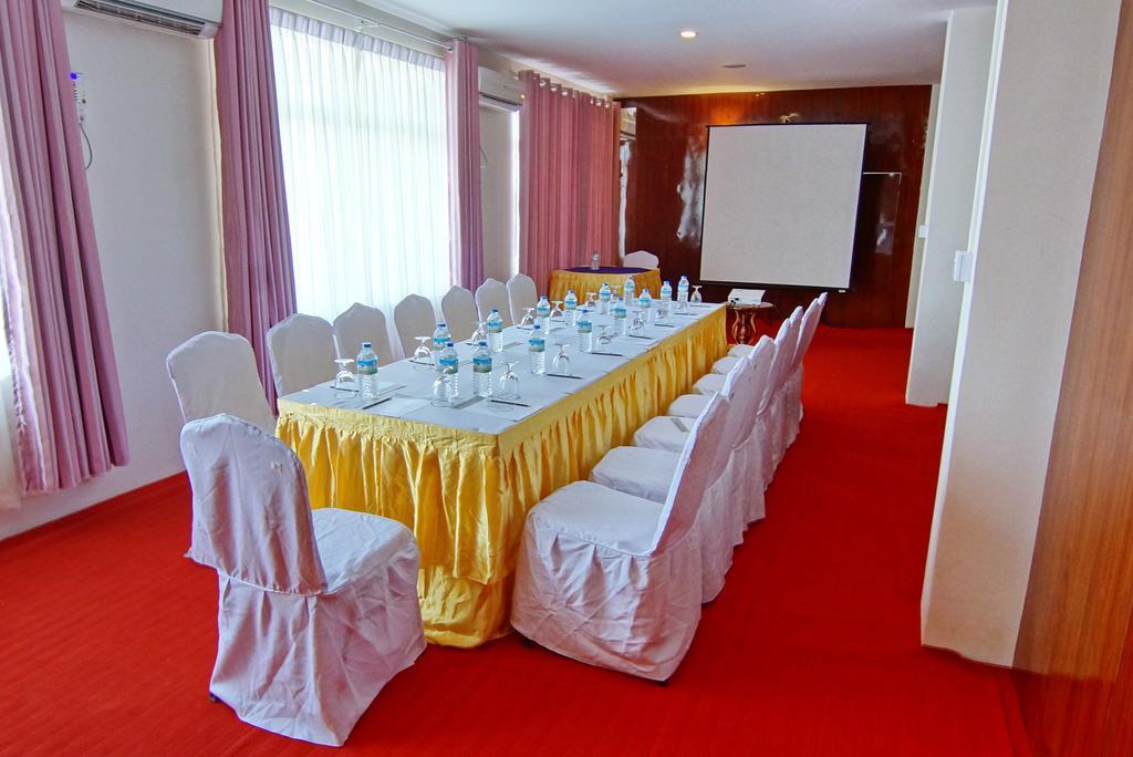 Triumph Hotel Mandalay Luaran gambar