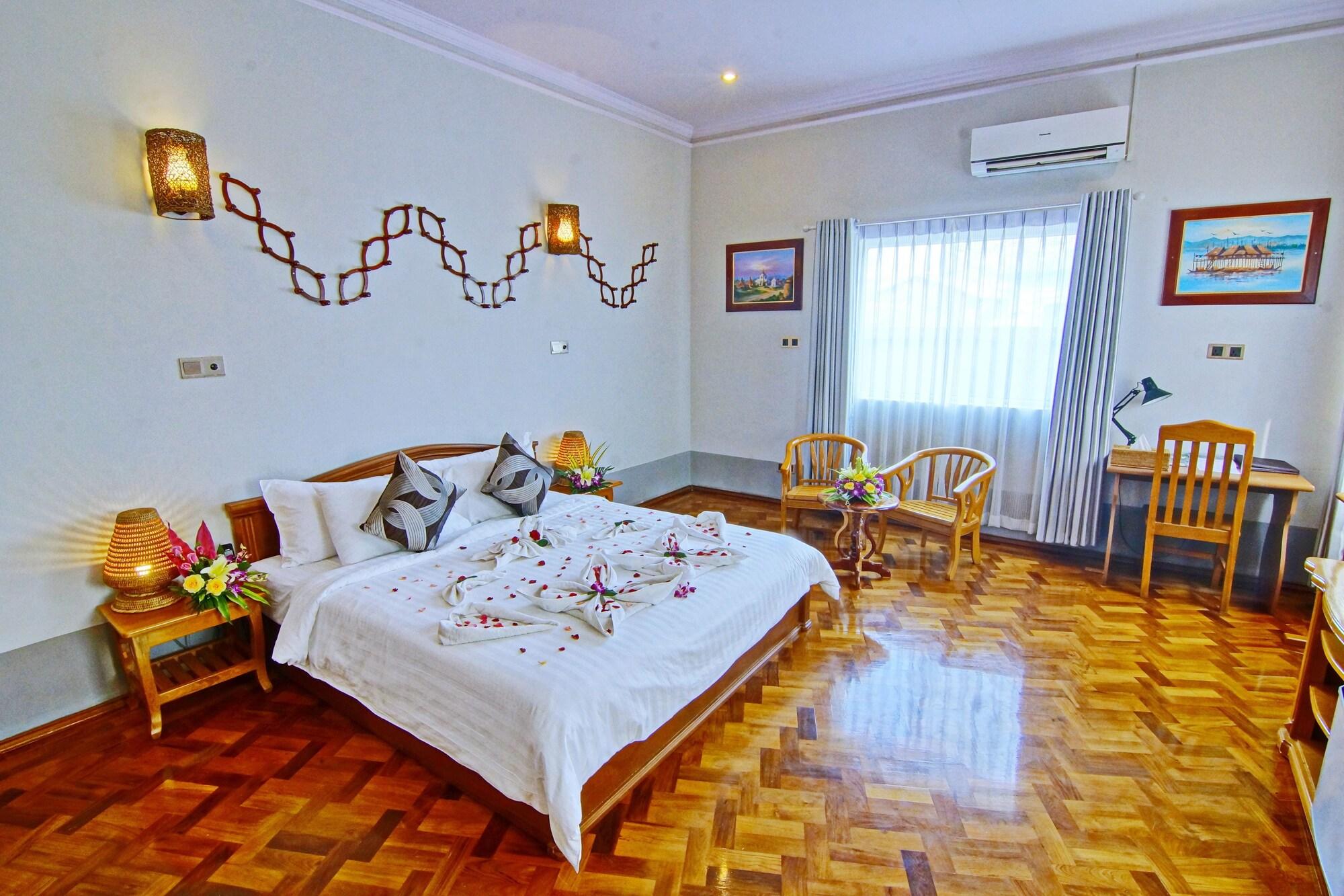 Triumph Hotel Mandalay Luaran gambar