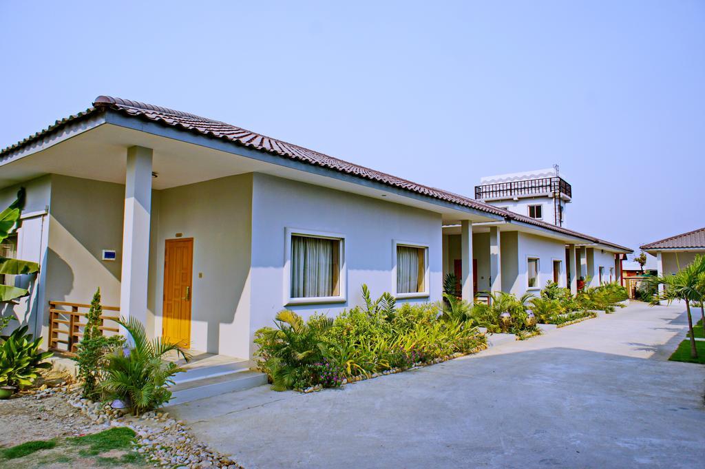 Triumph Hotel Mandalay Luaran gambar