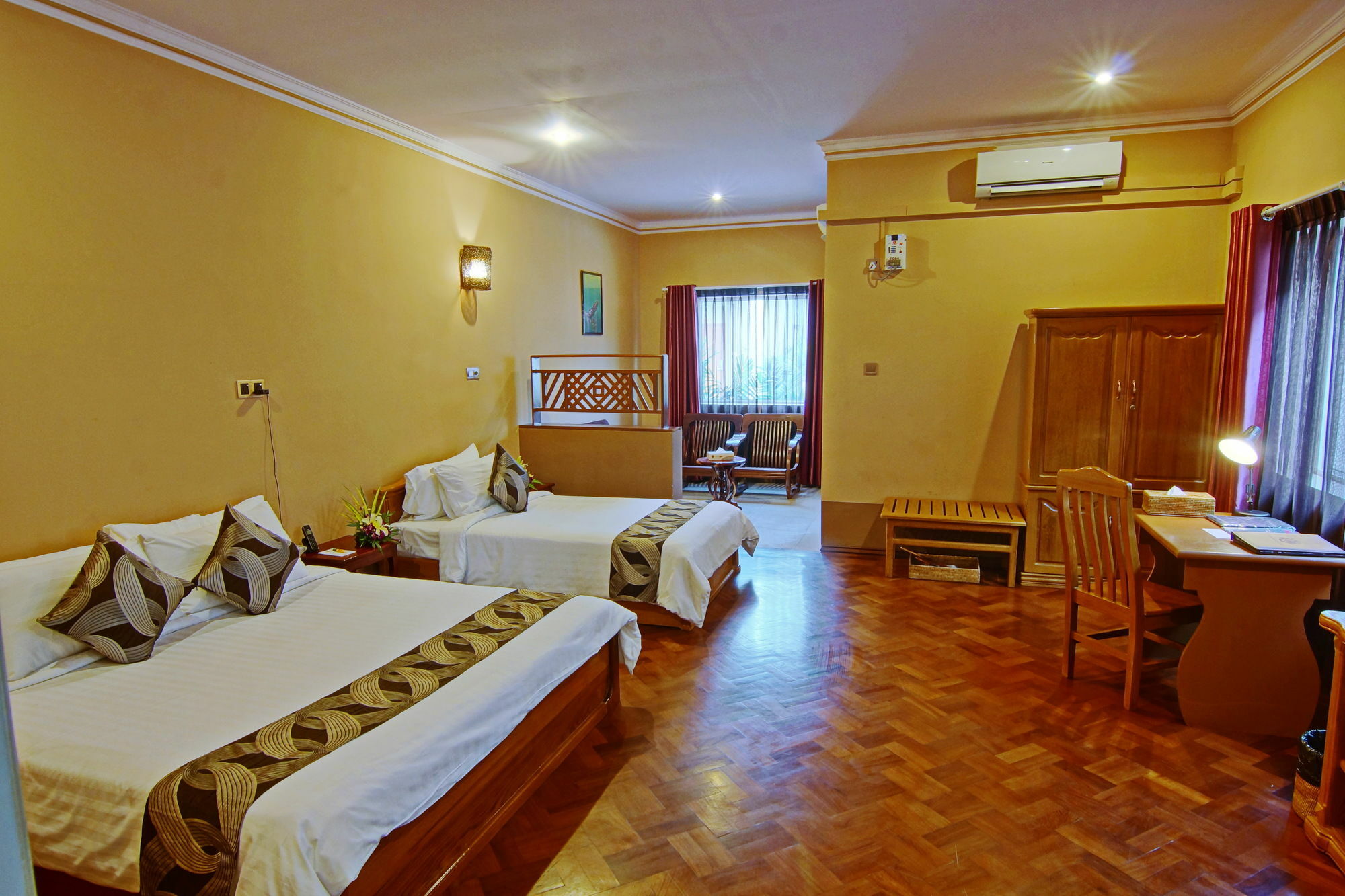 Triumph Hotel Mandalay Luaran gambar