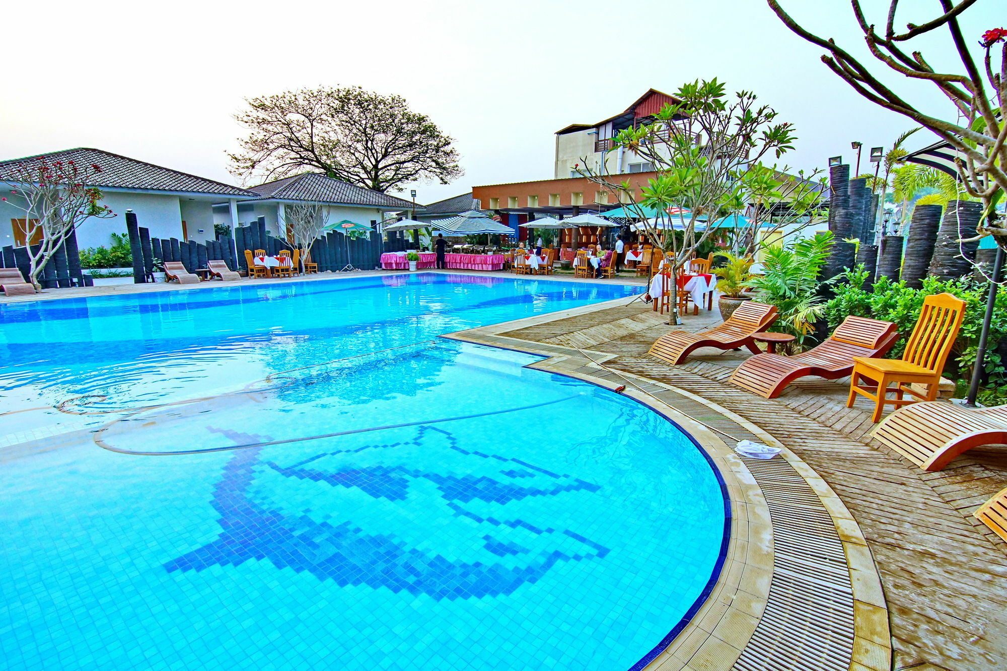 Triumph Hotel Mandalay Luaran gambar