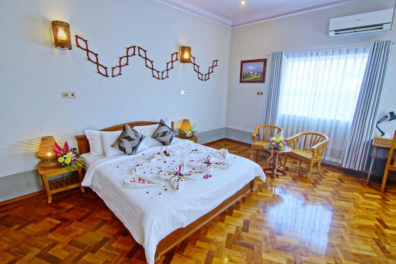 Triumph Hotel Mandalay Luaran gambar